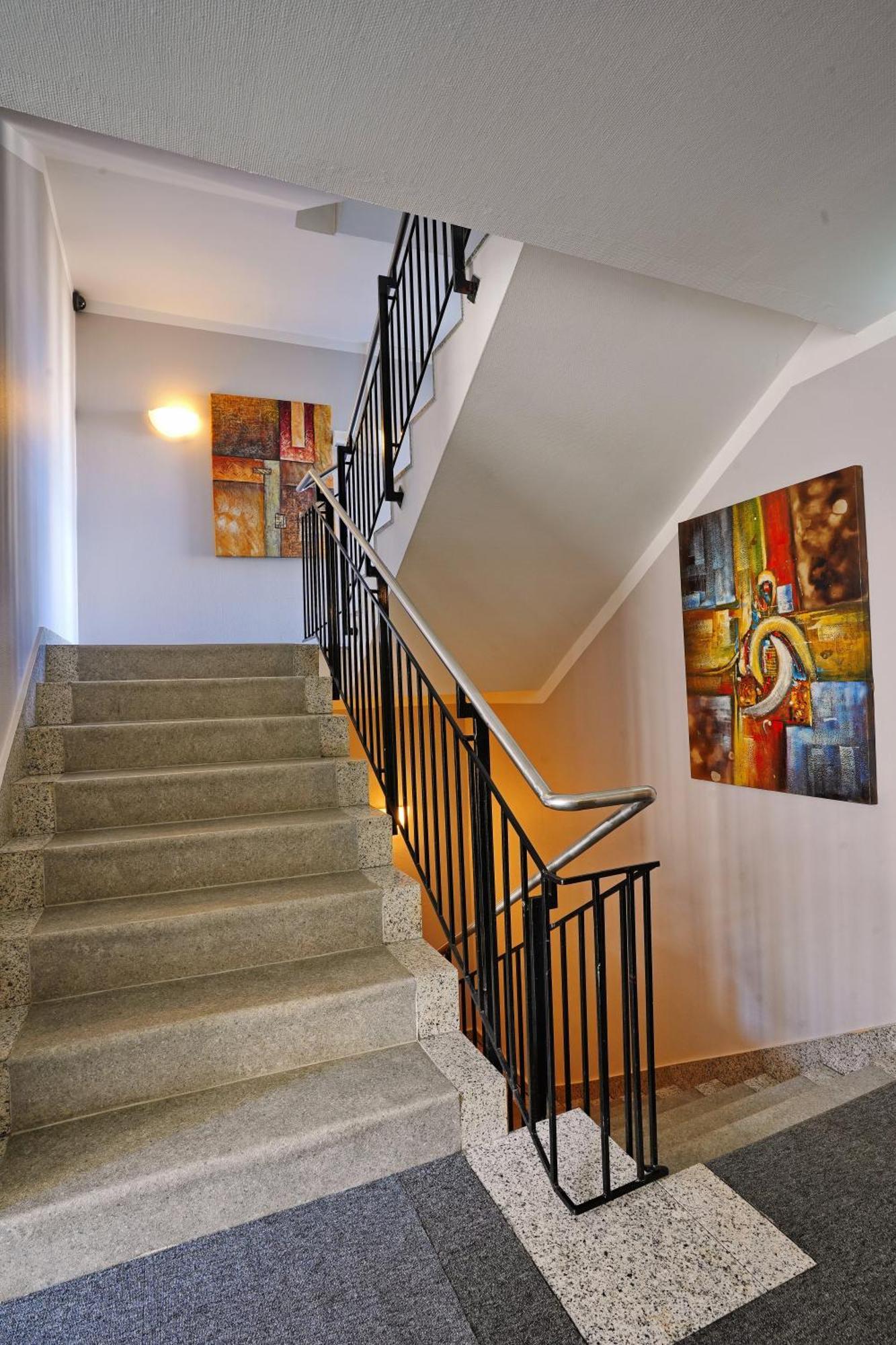 Hotel B99 Оффенбах Экстерьер фото