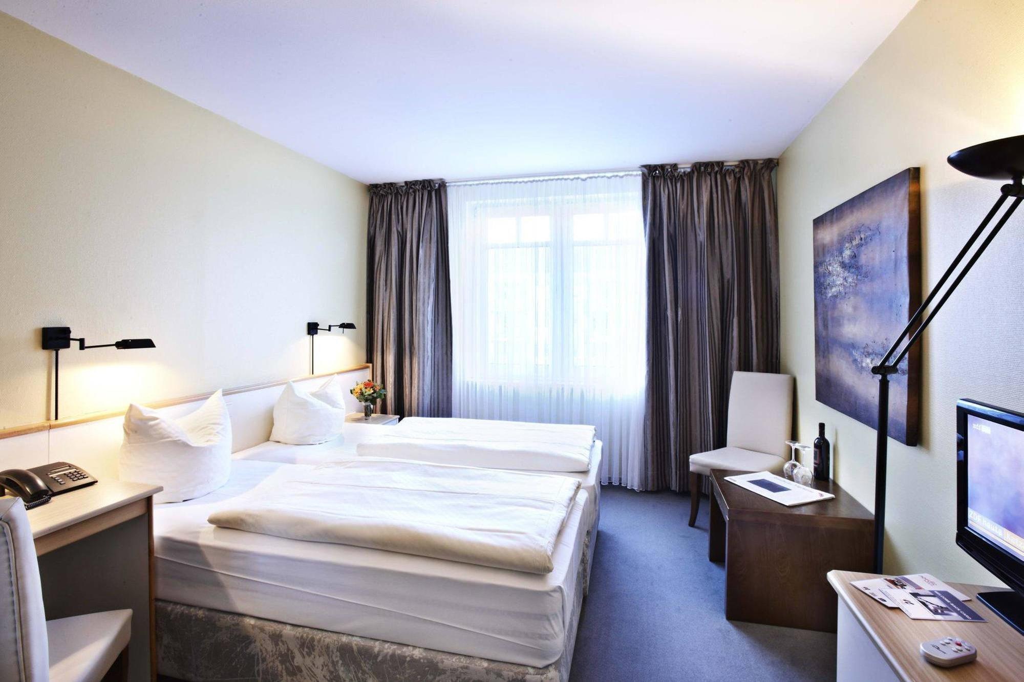 Hotel B99 Оффенбах Экстерьер фото