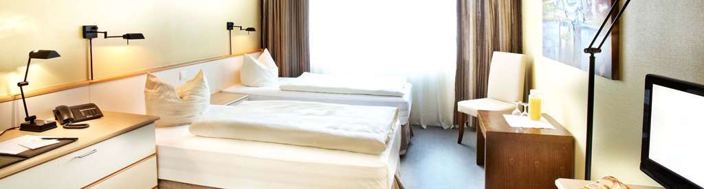 Hotel B99 Оффенбах Номер фото